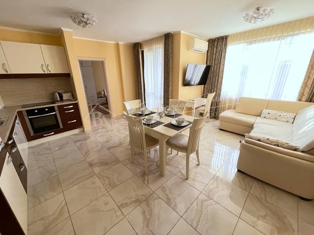 Трехкомнатный апартамент в элитном комплексе "Артур", Святой Влас