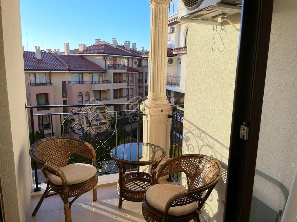 Трехкомнатный апартамент в элитном комплексе "Артур", Святой Влас