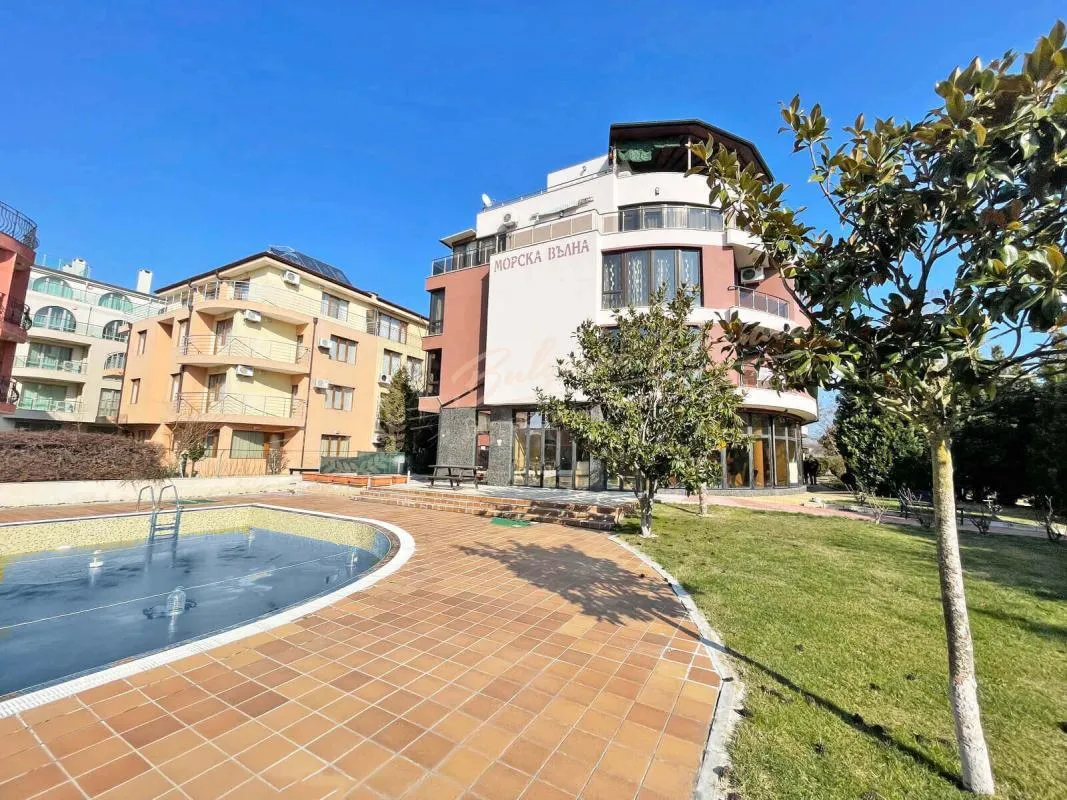 Апартамент с 2 спальнями в комплексе SEA WAVE, Несебр