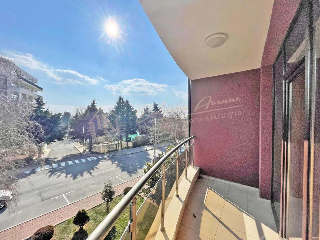 Апартамент с 2 спальнями в комплексе SEA WAVE, Несебр