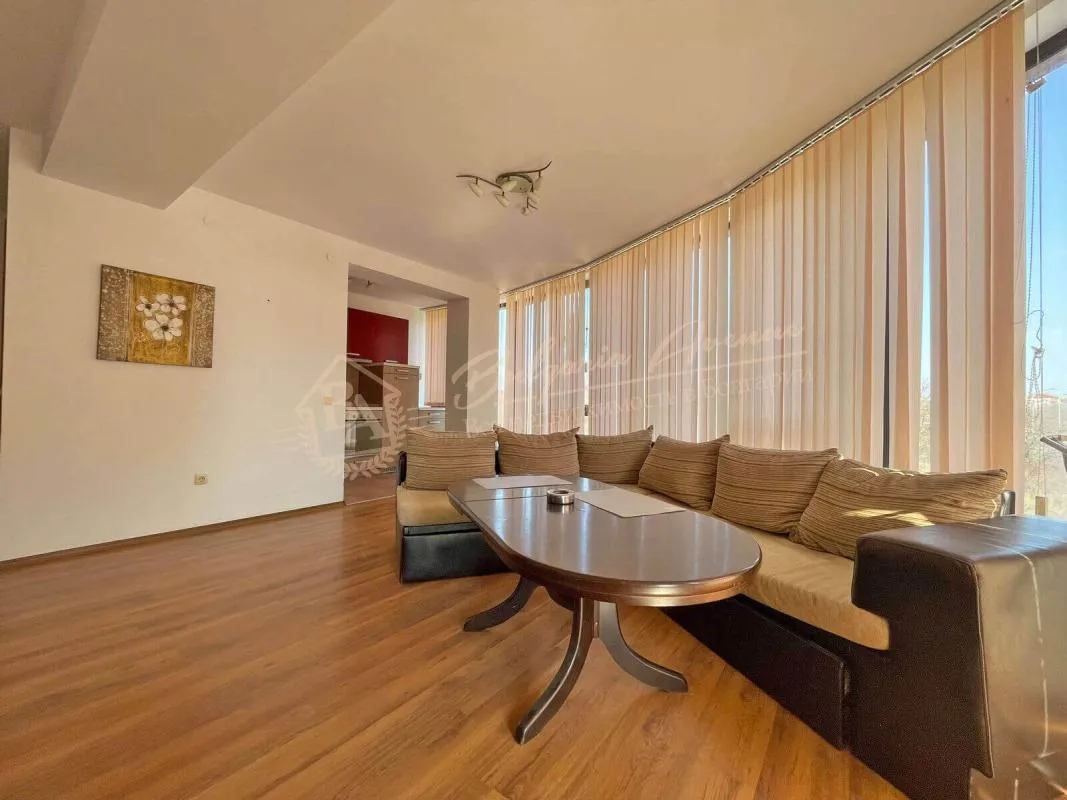 Апартамент с 2 спальнями в комплексе SEA WAVE, Несебр