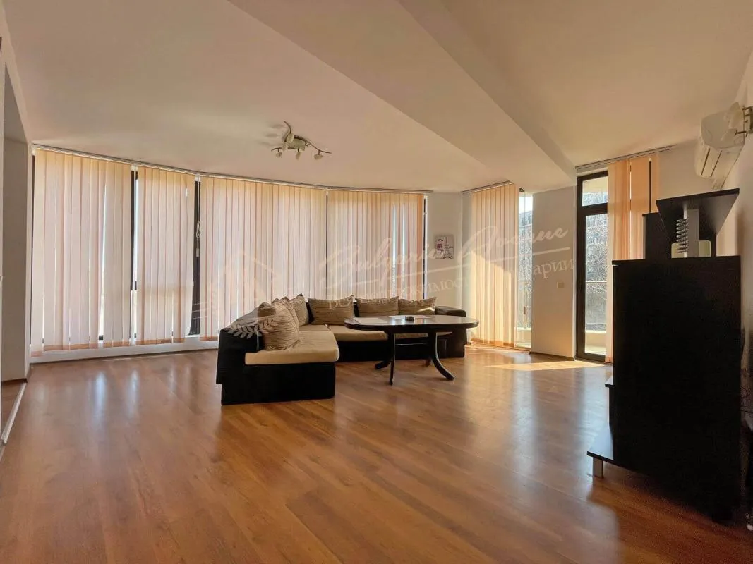 Апартамент с 2 спальнями в комплексе SEA WAVE, Несебр