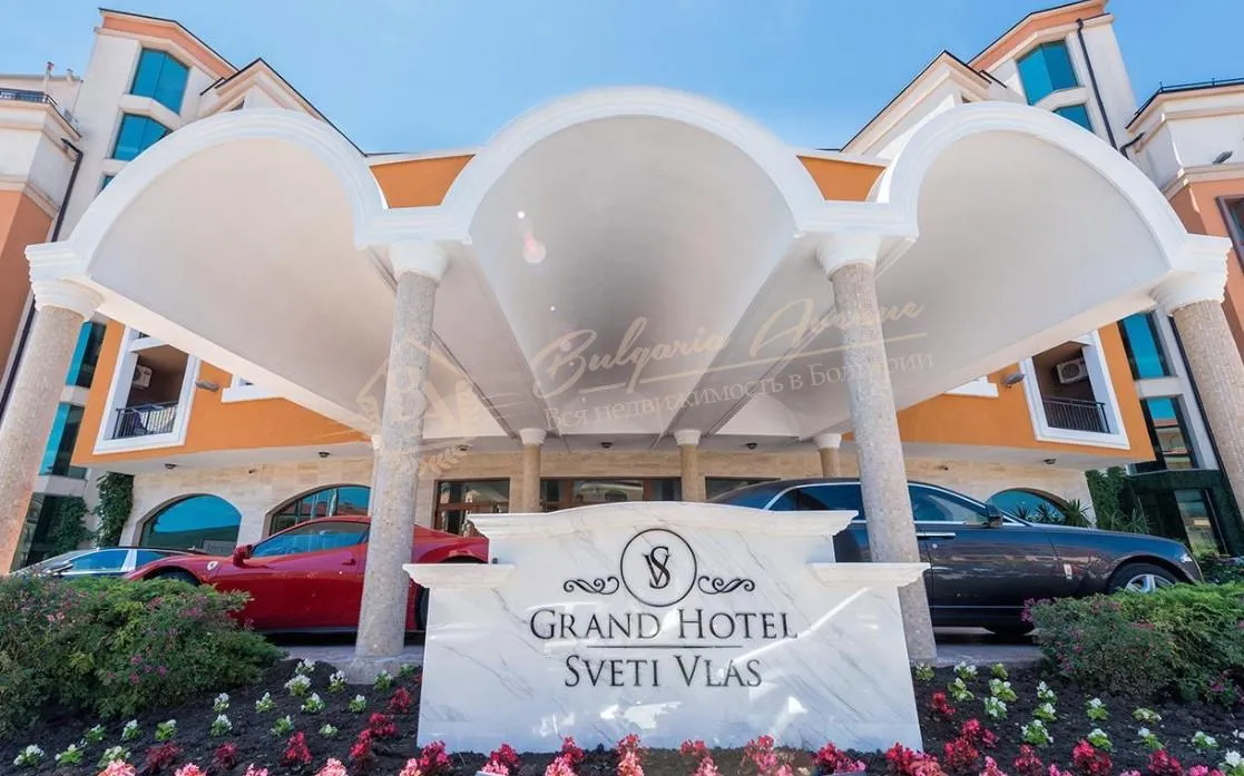 Двухкомнатный апартамент с видом на море в "Гранд Отель Свети Влас"