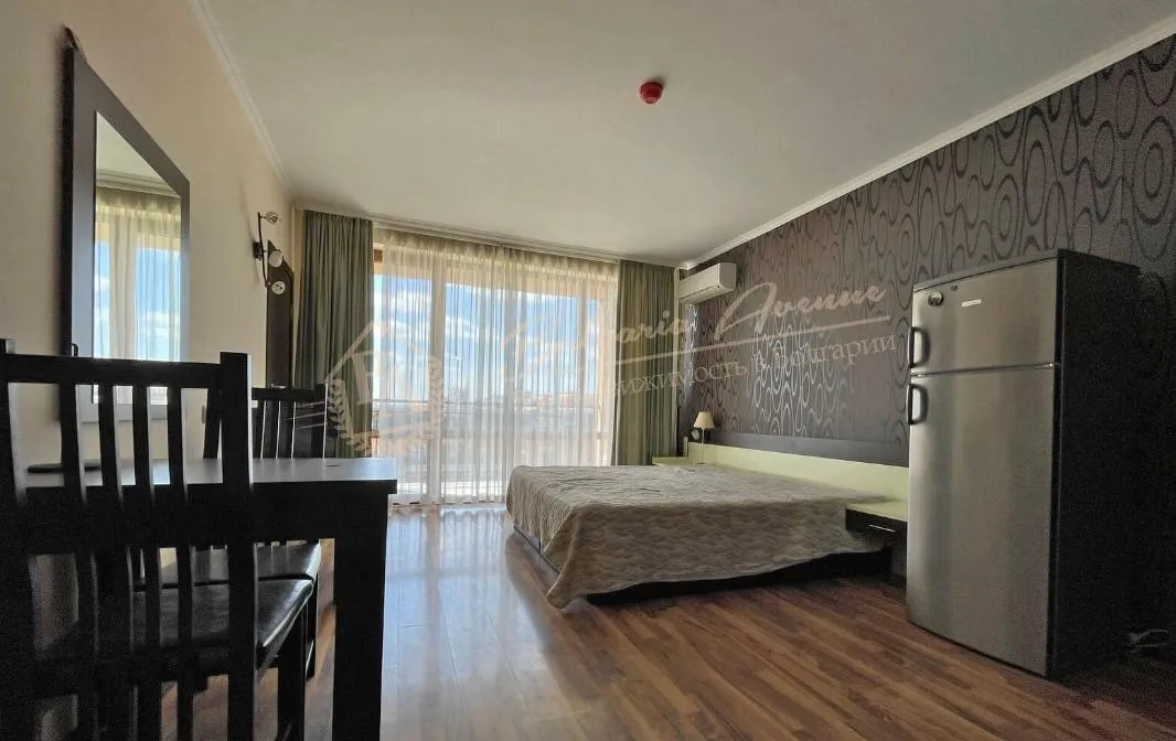 Двухкомнатный апартамент с видом на море в "Гранд Отель Свети Влас"