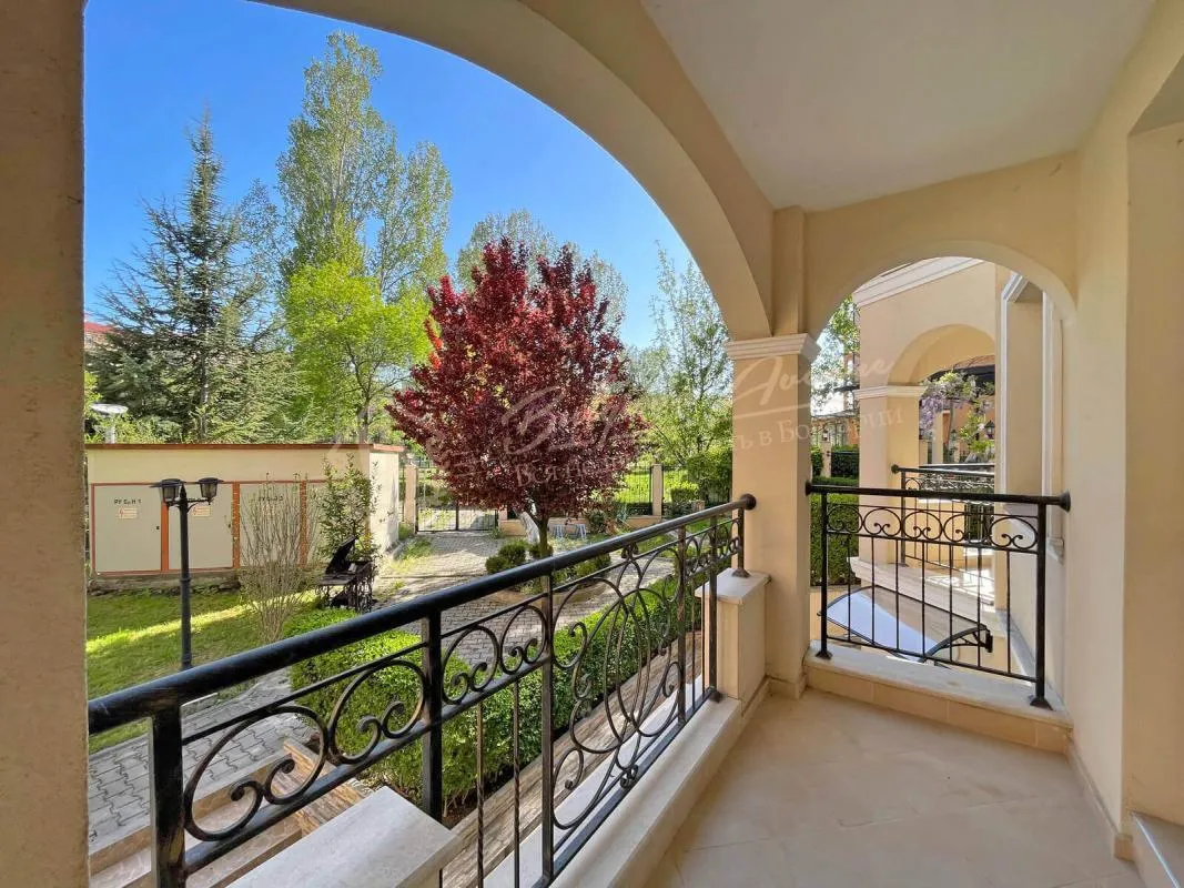 Апартамент с 1 спальней в комплексе "Сезоны", Солнечный берег - вид на сад