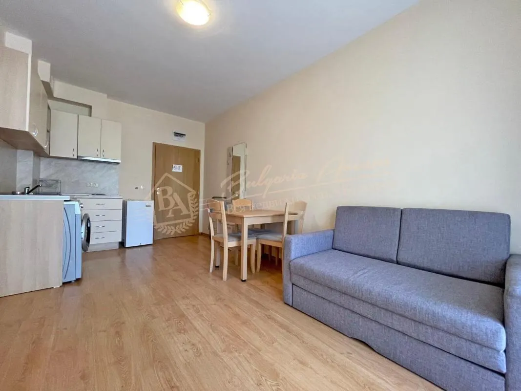 Апартамент с 1 спальней в комплексе "Сезоны", Солнечный берег - вид на сад