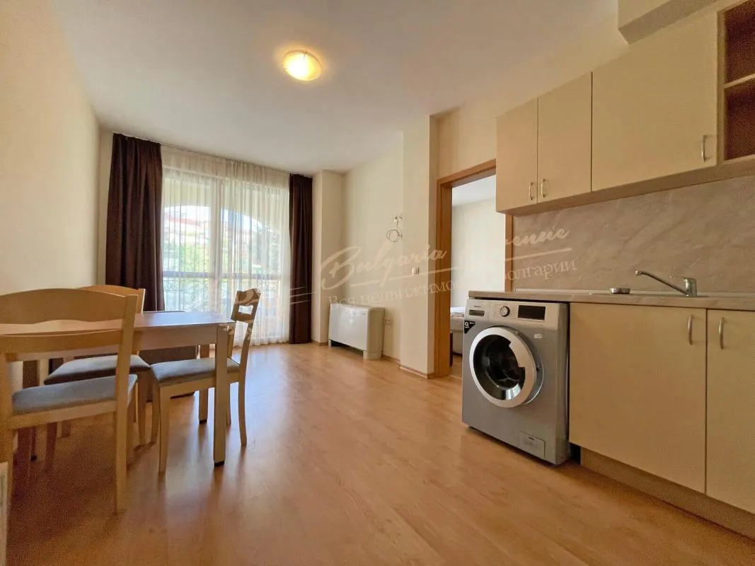 Апартамент с 1 спальней в комплексе "Сезоны", Солнечный берег - вид на сад