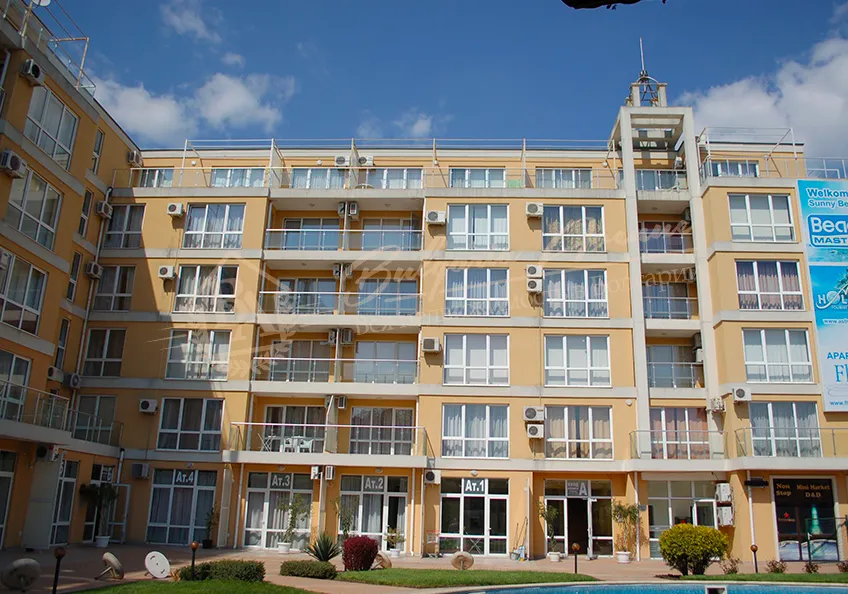 Студия в центре Солнечного берега - комплекс "Флорес Парк"