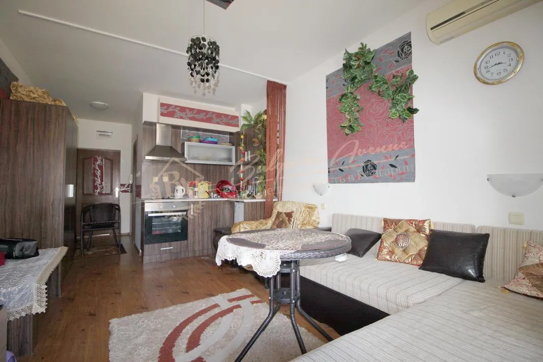 Просторная, меблированная студия на море в г.Святой Влас