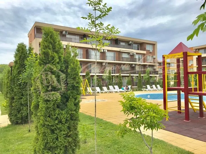 Однокомнатная квартира с хорошей мебелью у моря, к.Солнечный берег