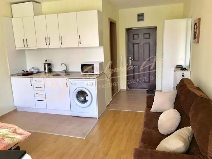 Однокомнатная квартира с хорошей мебелью у моря, к.Солнечный берег