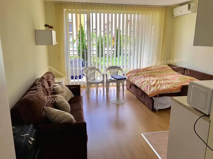 Однокомнатная квартира с хорошей мебелью у моря, к.Солнечный берег