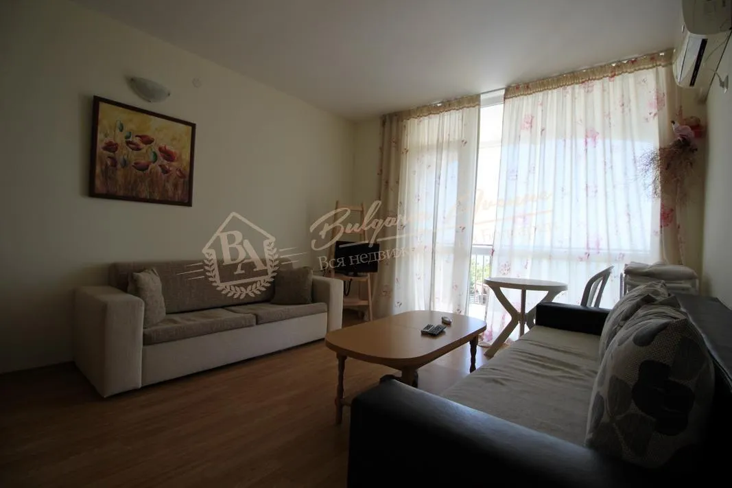 Меблированная студия с видом на море в метрах от пляжа в Равде