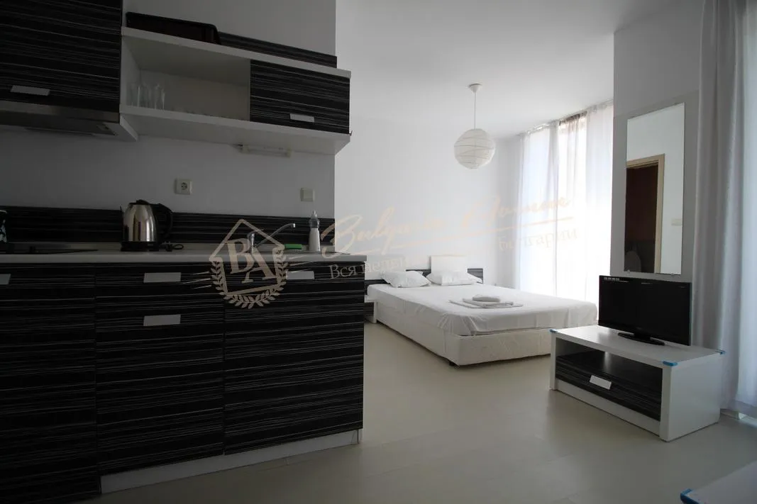 Бутиковая студия в закрытом комплексе с бассейном, к. Солнечный Берег