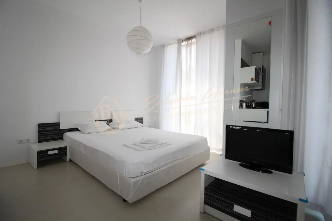 Бутиковая студия в закрытом комплексе с бассейном, к. Солнечный Берег