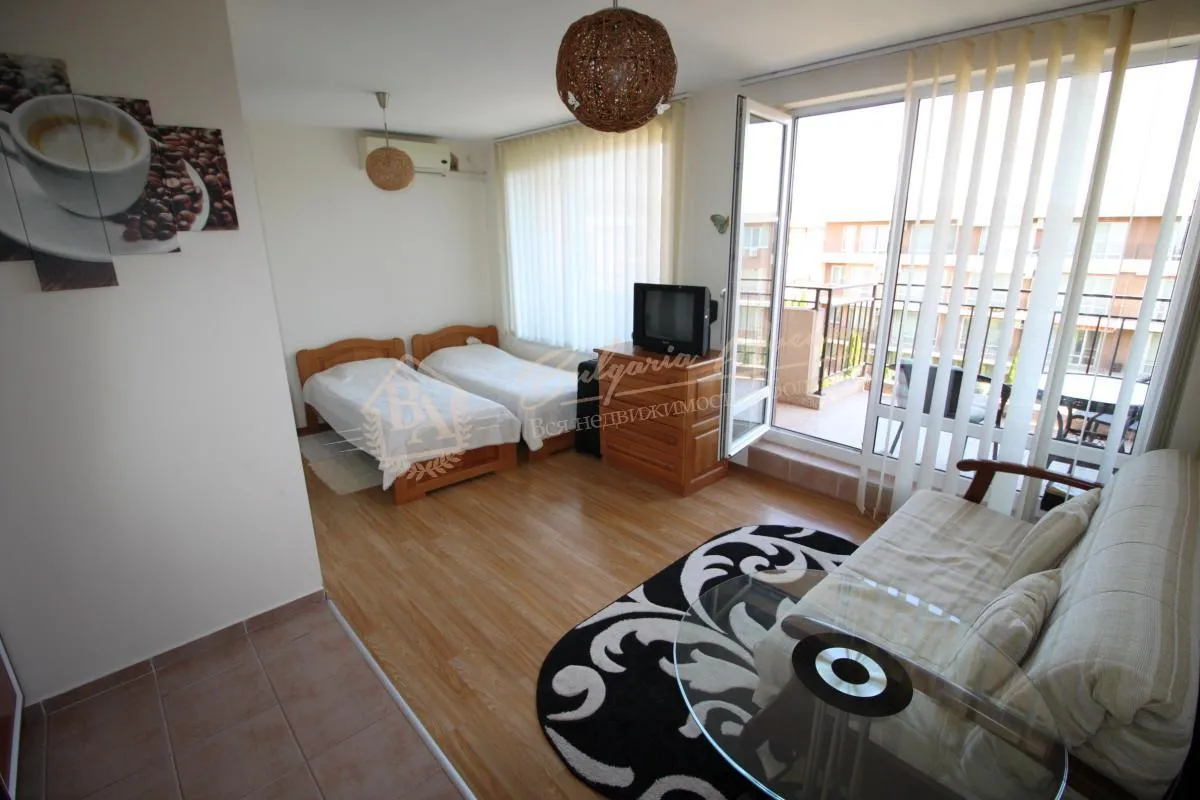 Просторная студия 2+2 с мебелью и видом на зеленый двор, к.Солнечный берег