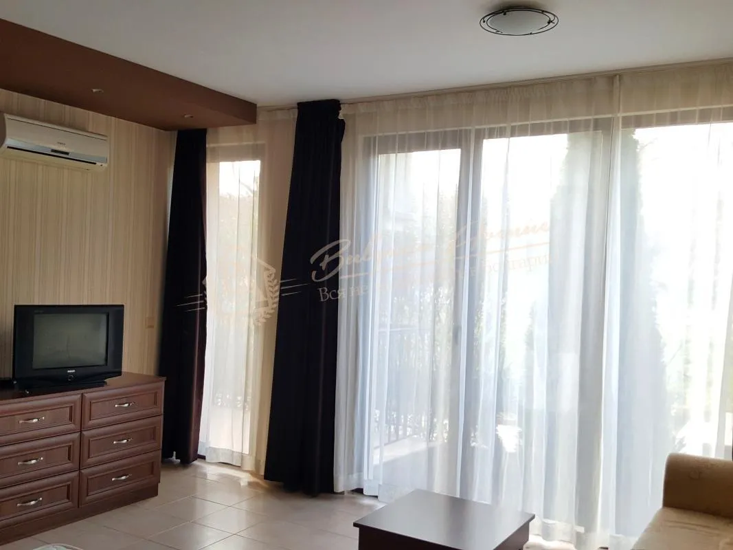 Просторная студия в элитном комплексе на 1 линии моря в г.Созополь