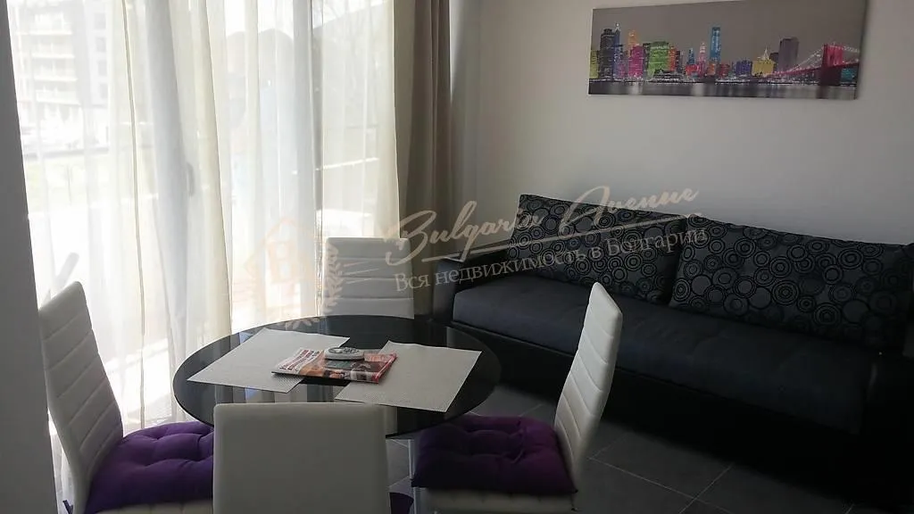 Дизайнерская однокомнатная квартира с мебелью в к.Солнечный Берег