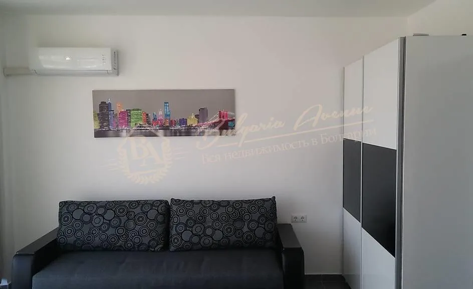 Дизайнерская однокомнатная квартира с мебелью в к.Солнечный Берег