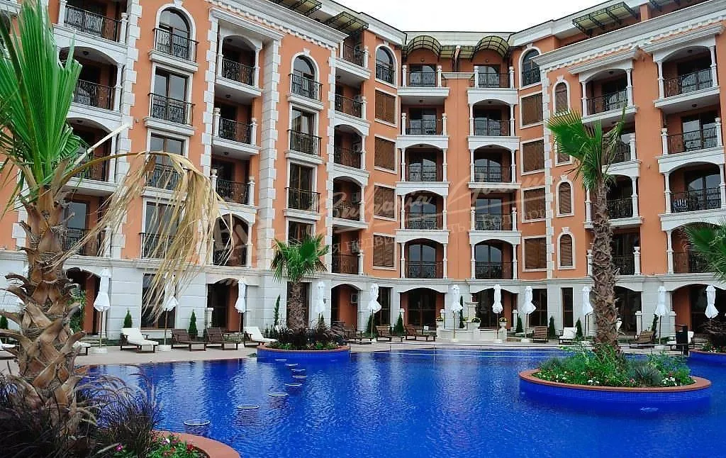 Новая однокомнатная квартира в метрах от пляжа в Равде