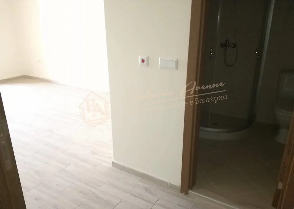 Новая однокомнатная квартира в метрах от пляжа в Равде