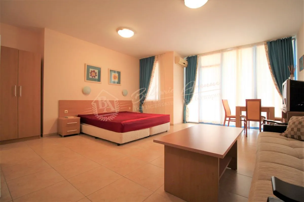 Просторная студия на 2+2, вторая линия в к.Солнечный Берег