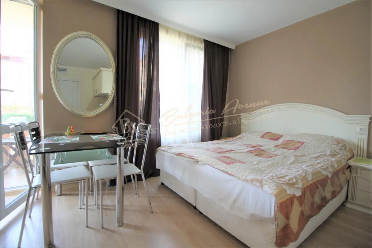 Студия, французские окна, ниша под спальню, у моря, к.Солнечный Берег