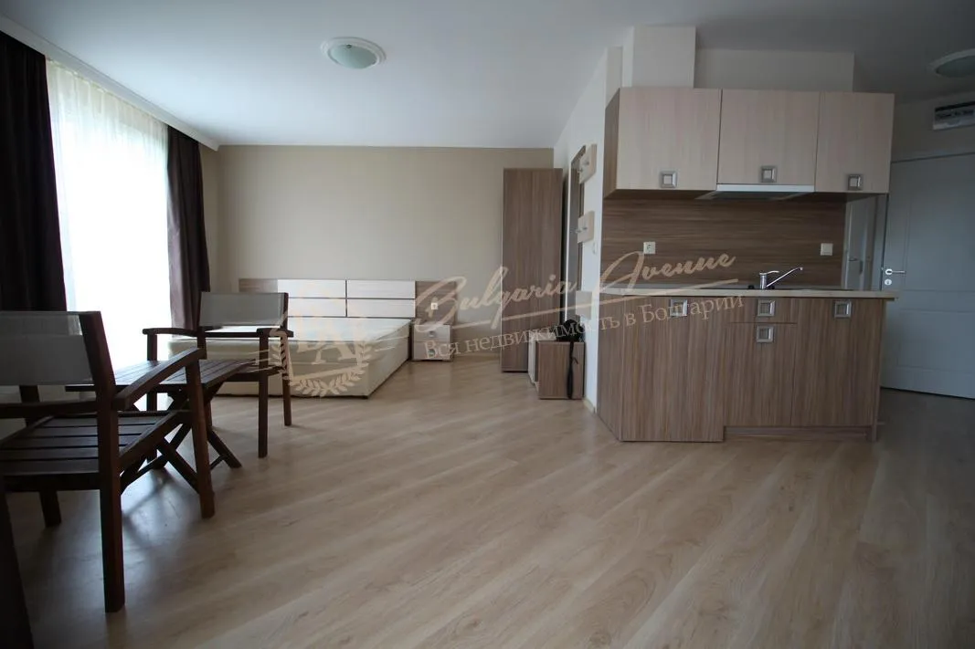 Бутиковая студия в закрытом комплексе с бассейном, к. Солнечный Берег