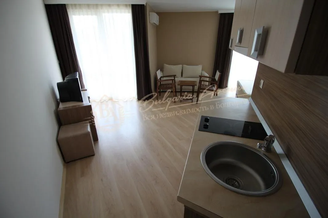 Бутиковая студия в закрытом комплексе с бассейном, к. Солнечный Берег