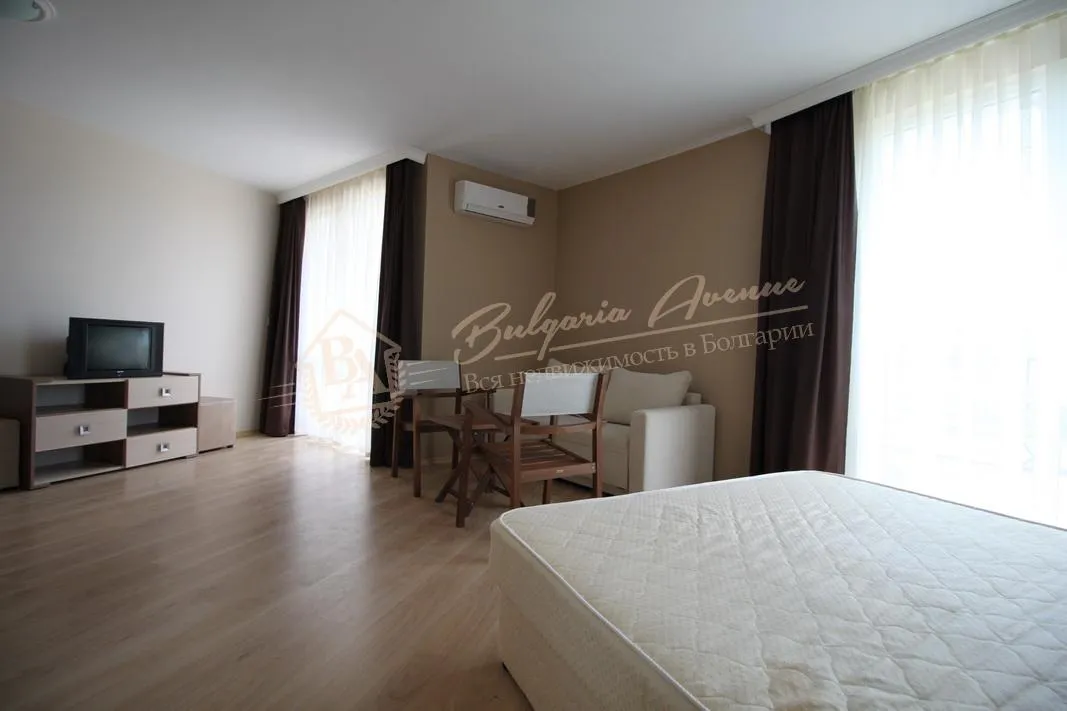 Бутиковая студия в закрытом комплексе с бассейном, к. Солнечный Берег