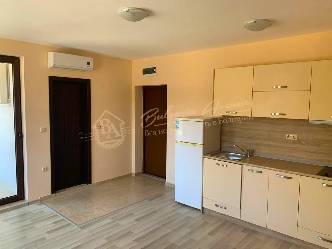 Новая, просторная студия в метрах от пляжа в Несебре