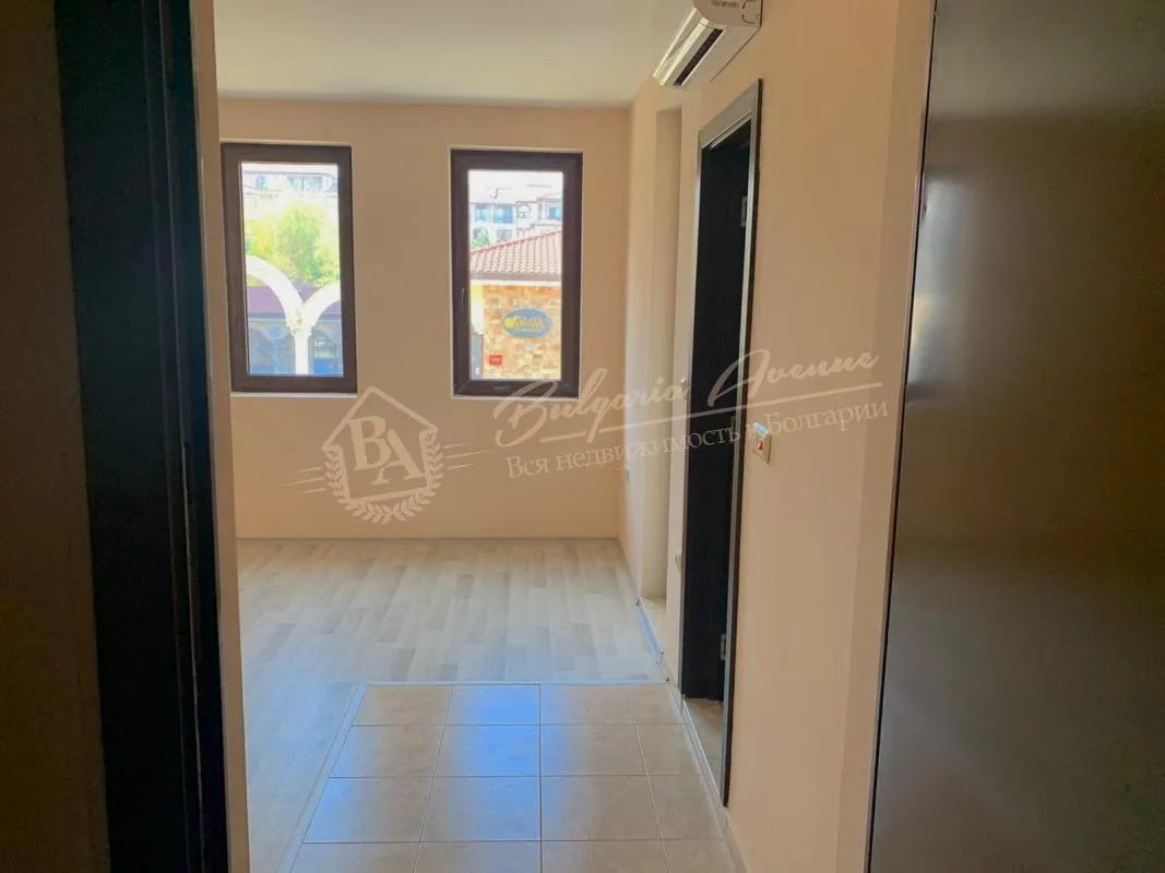 Новая, просторная студия в метрах от пляжа в Несебре