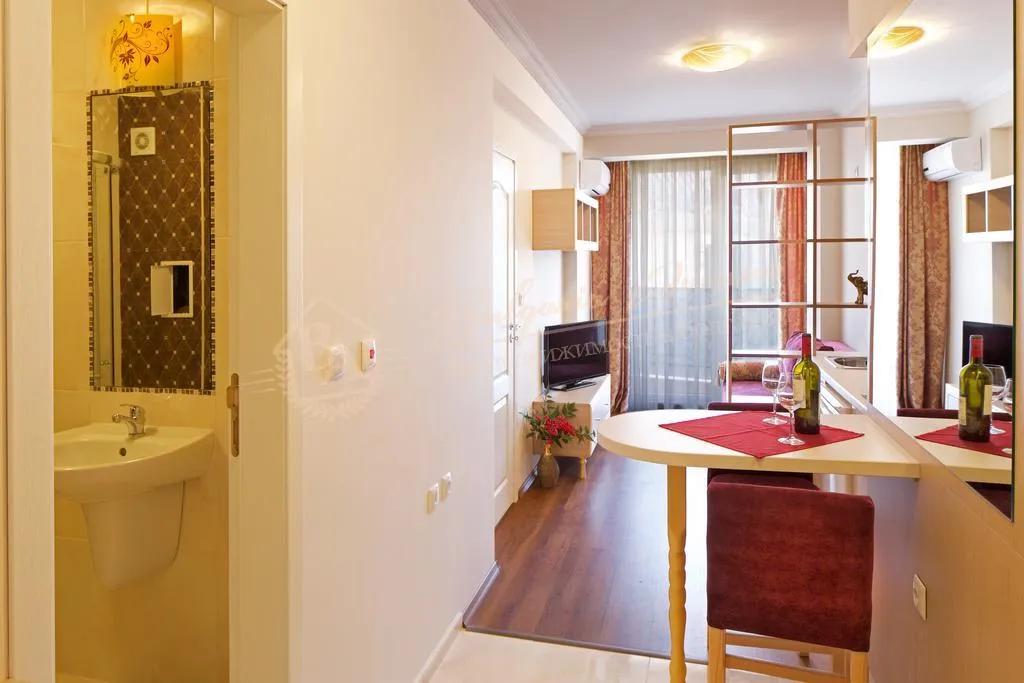 Дизайнерская студия в закрытом комплексе у моря, к.Солненчый Берег