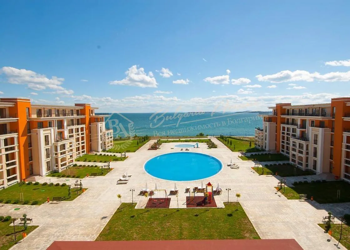 Меблированная студия на первой линии в г. Святой Влас