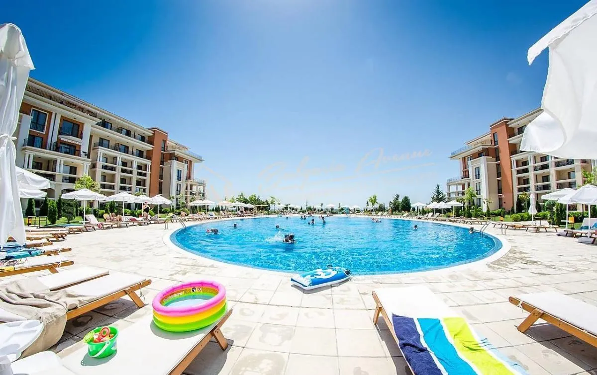 Меблированная студия на первой линии в г. Святой Влас