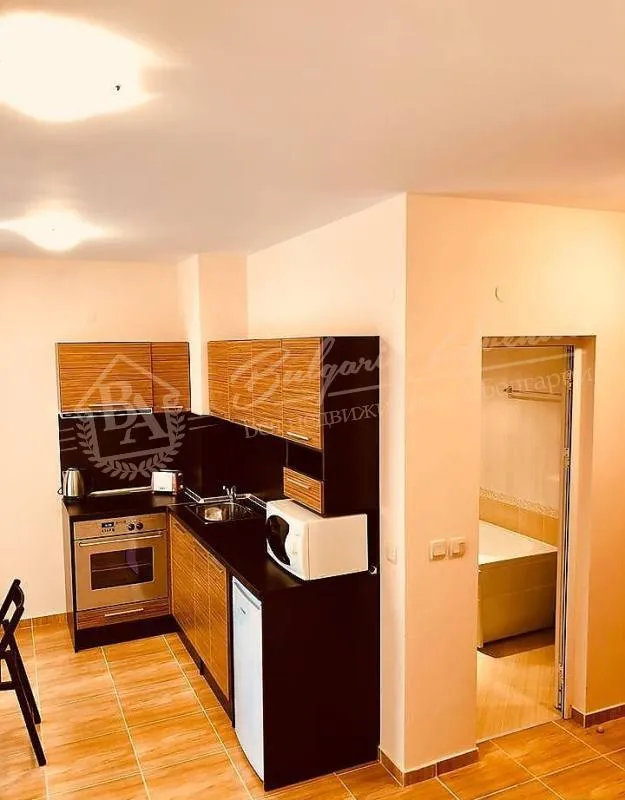 Просторная, уютная студия в 50 м от пляжа, в г. Святой Влас