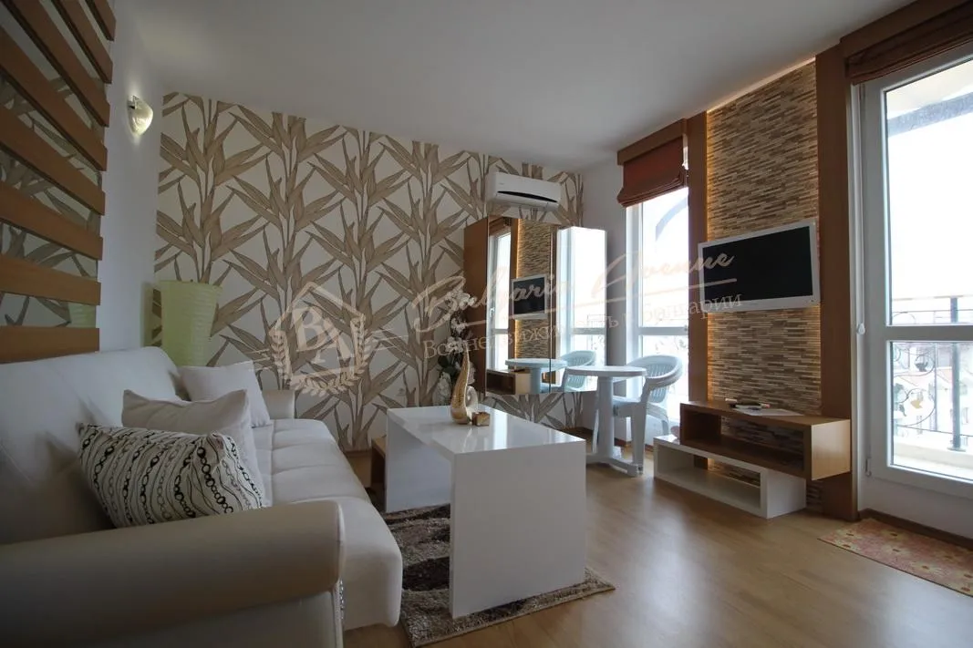 Меблированная, просторная студия в элитном комплексе в к.Солнечный берег