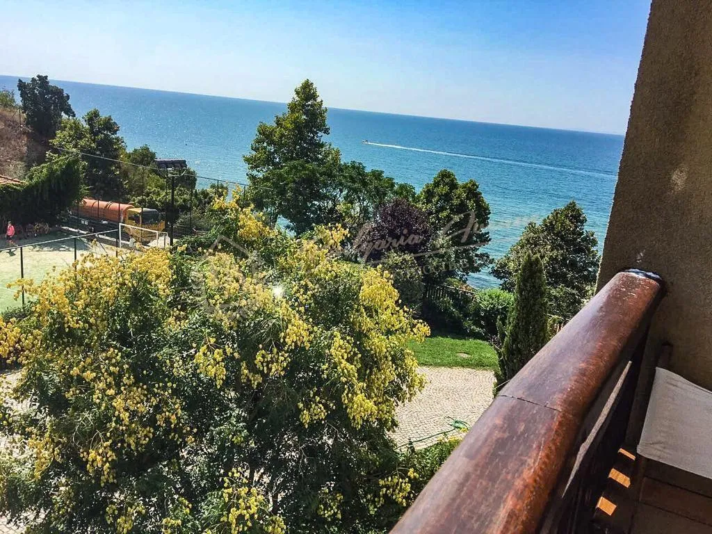 Просторная квартира с видом на море на первой линии в г.Святой Влас