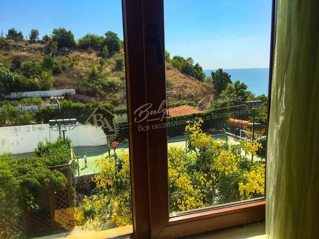 Просторная квартира с видом на море на первой линии в г.Святой Влас