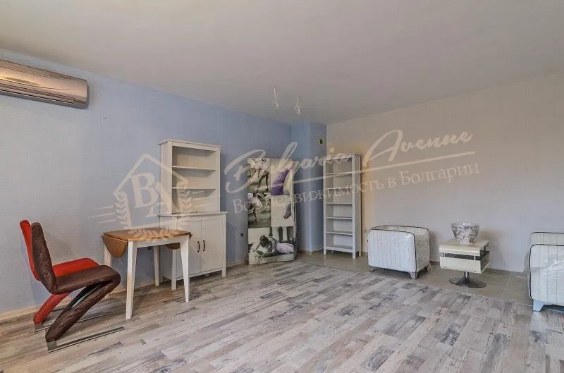 Просторна студия в жилом комплексе в спальном районе в г.Варна