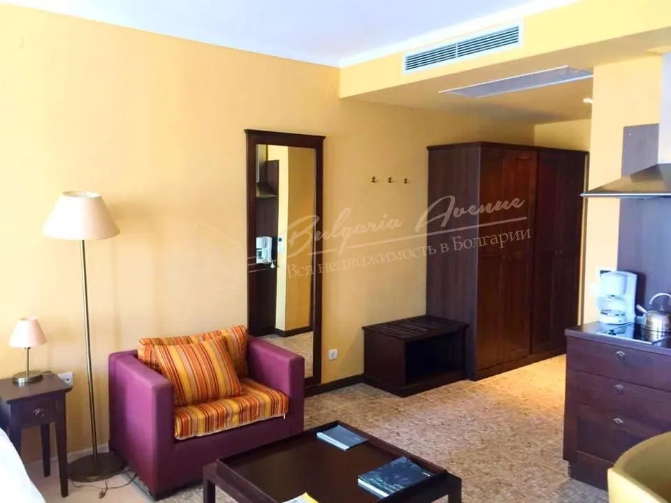 Просторная студия в элитном комплексе Барсело Роял Бич, к.Солнечный берег