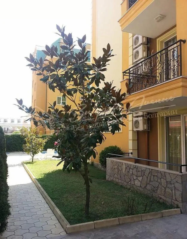 Двухкомнатная, меблированная квартира в южной части к.Солнечный берег