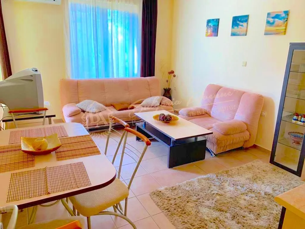 Просторный апартамент с 1 спальней у моря, к.Солнечный Берег