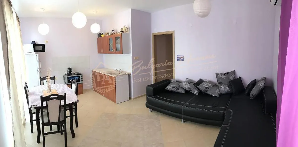 Двухкомнатная квартира в жилом доме в Равде без таксы поддержки