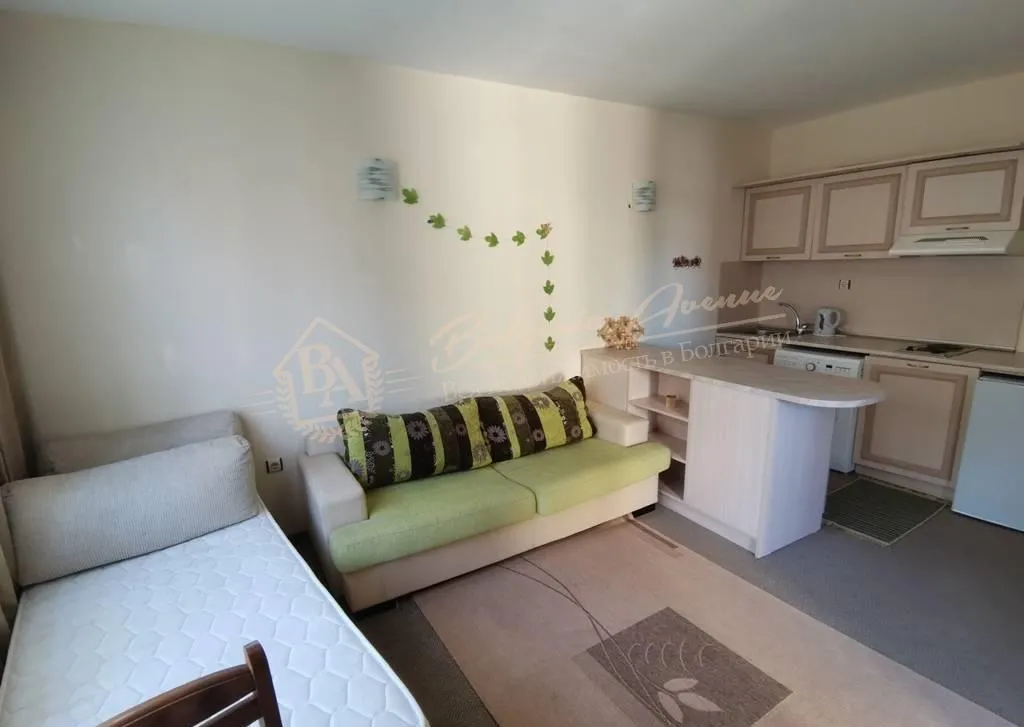 Двухкомнатная квартира расположена в центральной части к.Солнечный берег