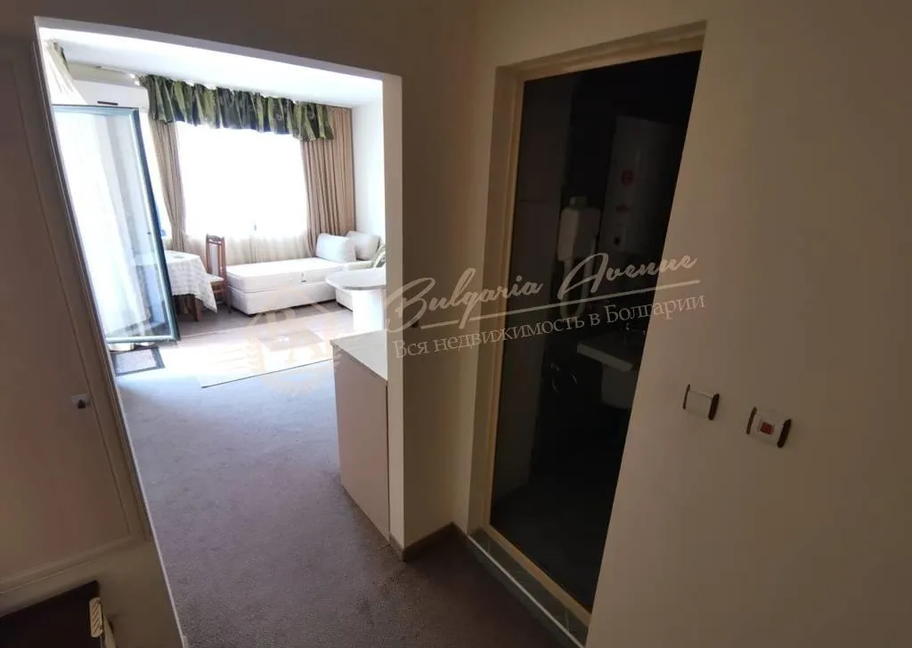 Двухкомнатная квартира расположена в центральной части к.Солнечный берег