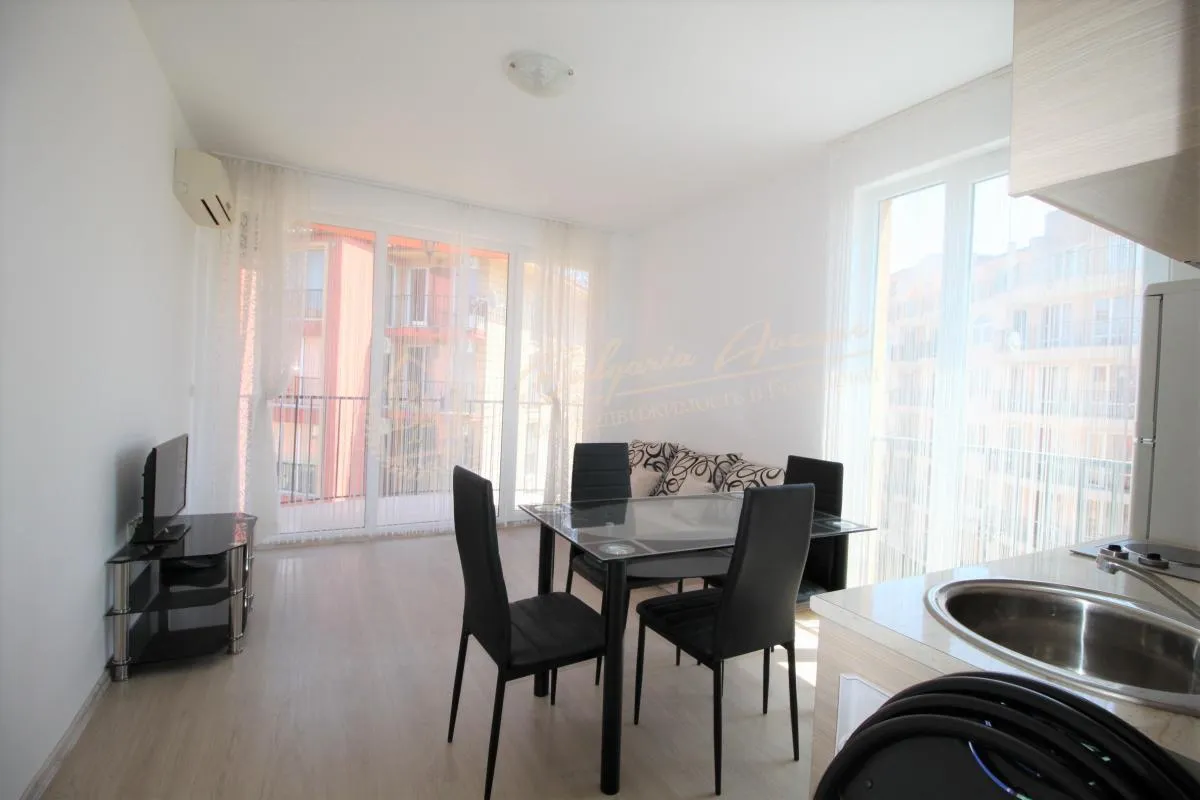 Апартамент с 1 спальней, с французскими окнами в к.Солнечный Берег