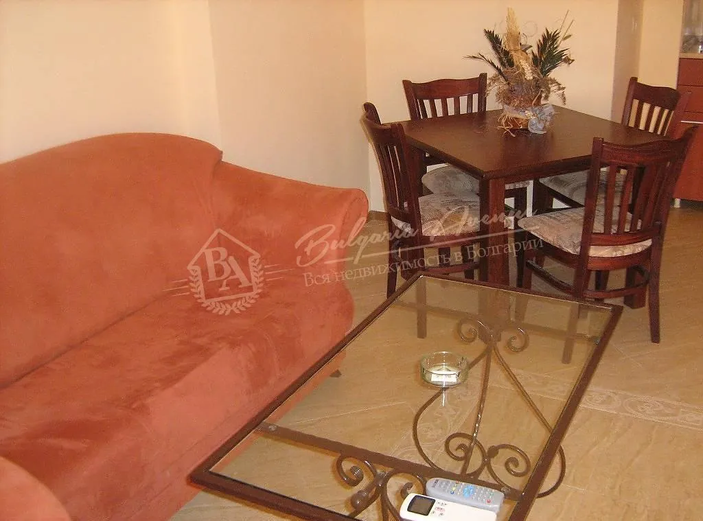 Меблированная, двухкомнатная квартира в Палацо, к.Солнечный берег