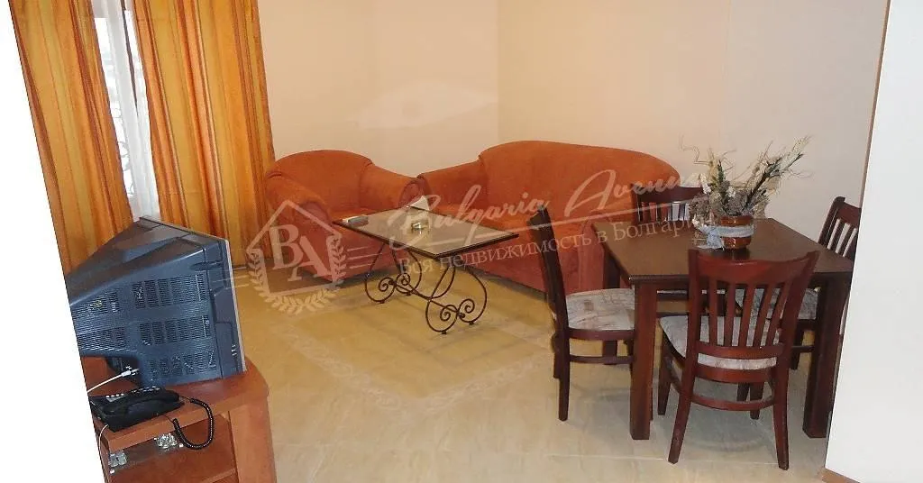 Меблированная, двухкомнатная квартира в Палацо, к.Солнечный берег