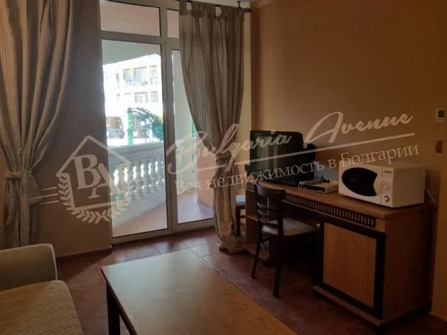 Меблированный апартамент с 1 спальней на 1 линии моря, к.Елените